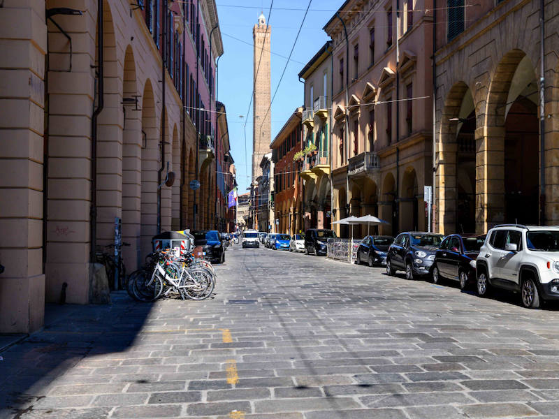 In estate a Bologna riqualificati oltre 17 km di strade: le immagini