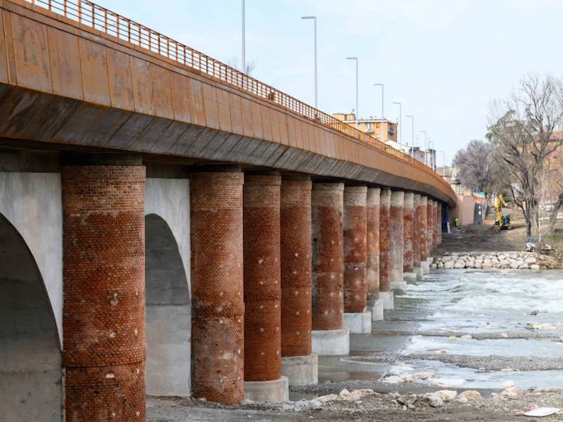 Ecco il Pontelungo dopo i lavori di restauro e per il tram